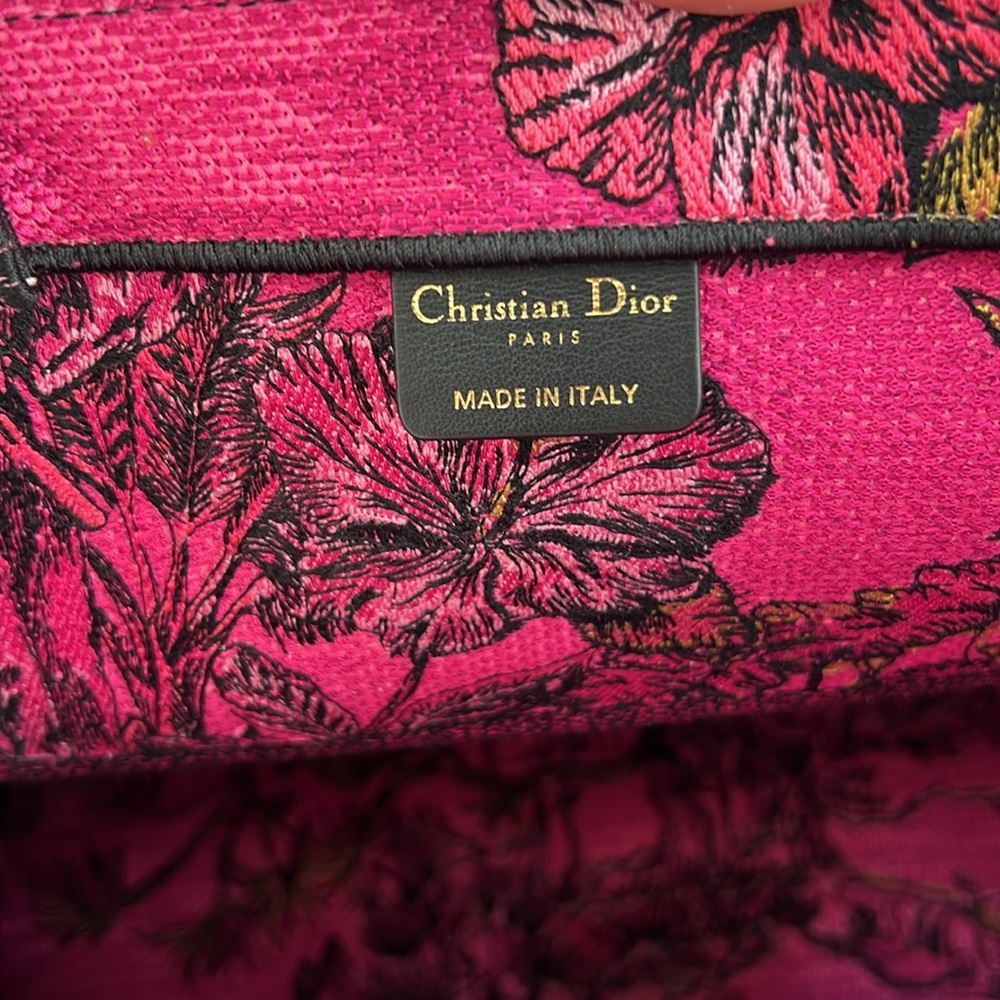 ⭐️RARE⭐️Christian Dior Large Book Tote Embroidered Fuschia Ltd. Edition FULL SET - Picture 8 of 17